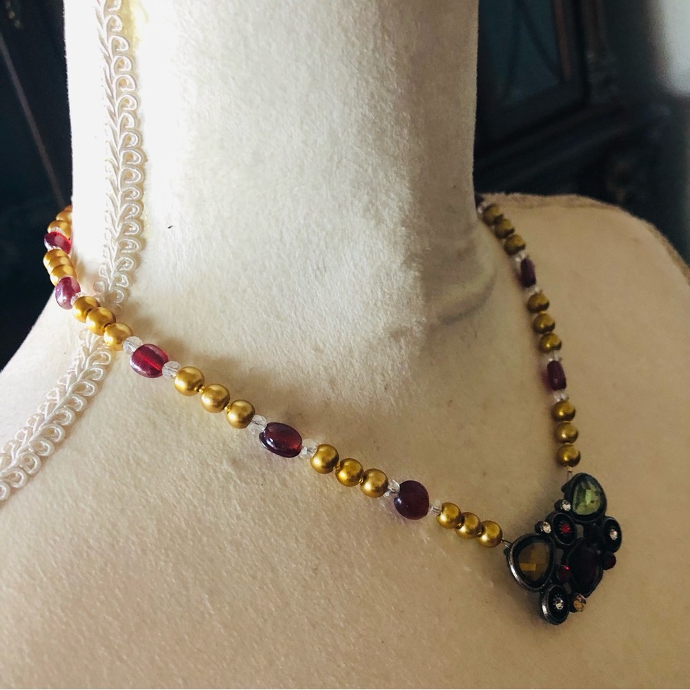 Handcrafted repurpose regal look pendant Czech glass Pearl necklace - Picture 3 of 10